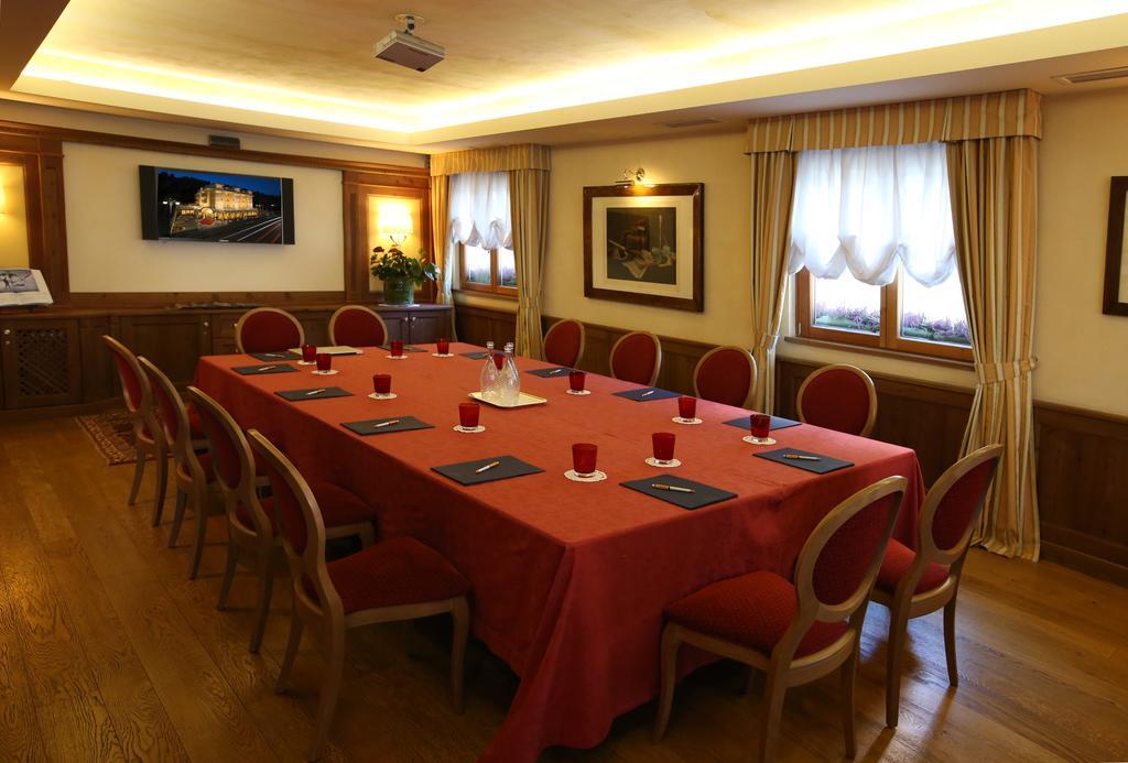 Alpen Suite Hotel Madonna Exteriör bild