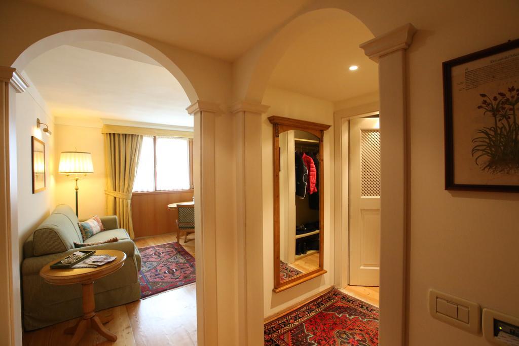 Alpen Suite Hotel Madonna Exteriör bild