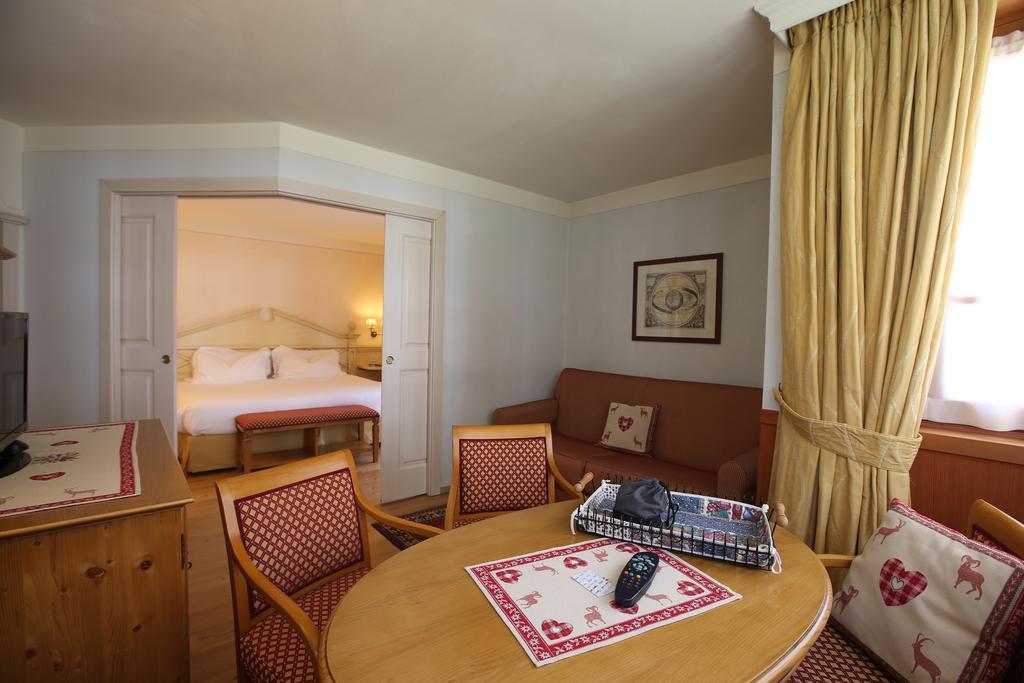 Alpen Suite Hotel Madonna Exteriör bild