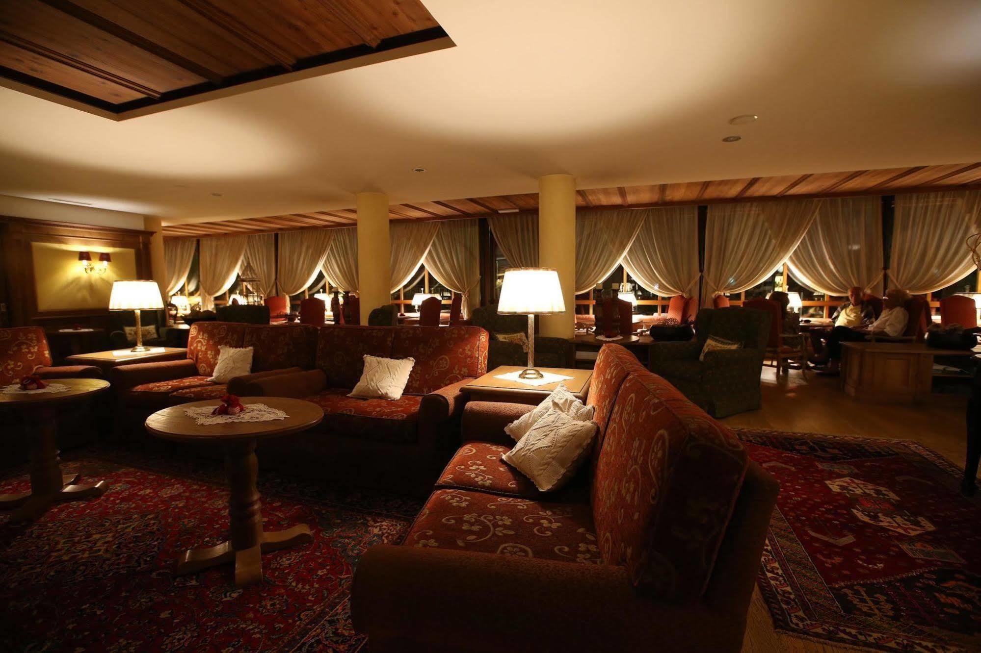 Alpen Suite Hotel Madonna Exteriör bild