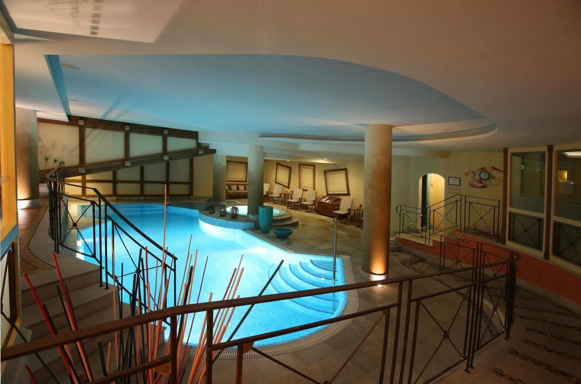 Alpen Suite Hotel Madonna Exteriör bild