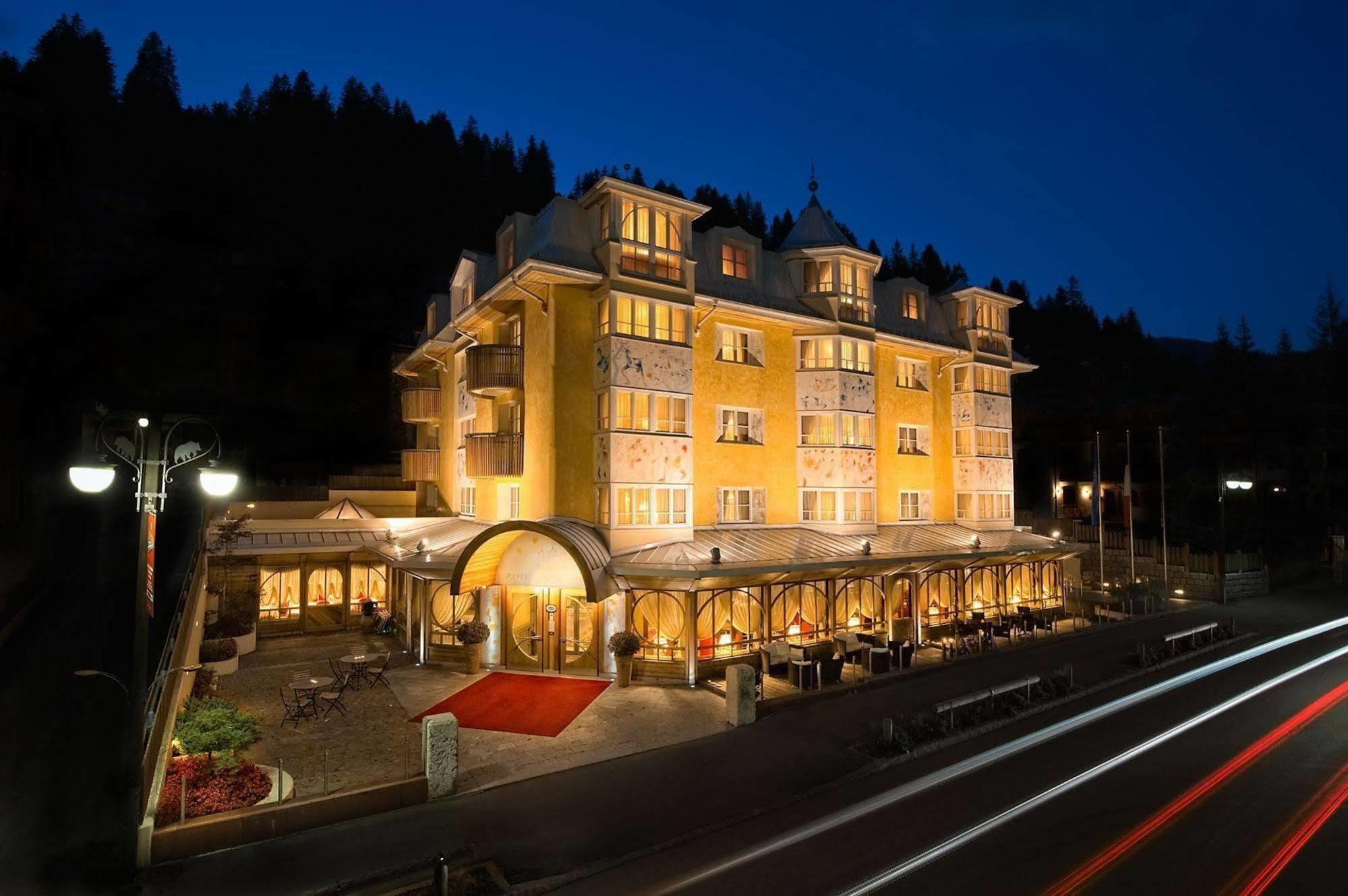 Alpen Suite Hotel Madonna Exteriör bild